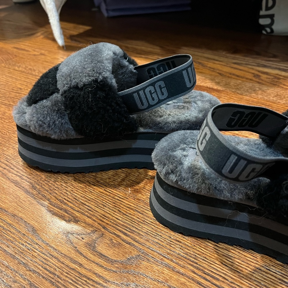 UGG Disco Checker Slide Black Dark Grey Fur Slippers Womens